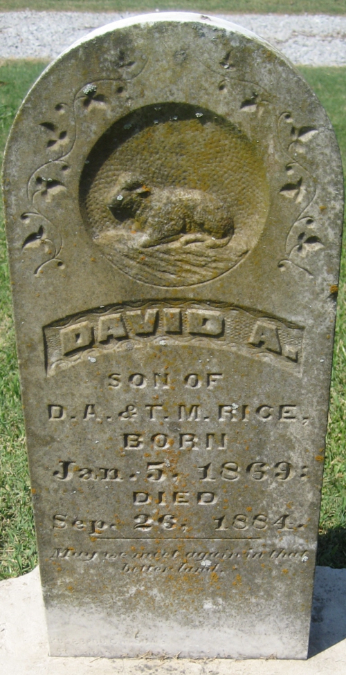 All photos are the property of LaCemeteries © and may